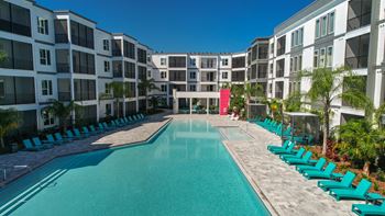Swimming Pool at Pinnacle Apartments, Jacksonville, FL